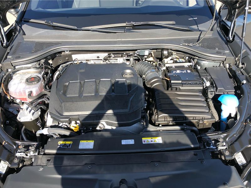 Škoda Superb Combi 2.0 TDi DSG 7st. SPORTLI - fotka 30 z 30