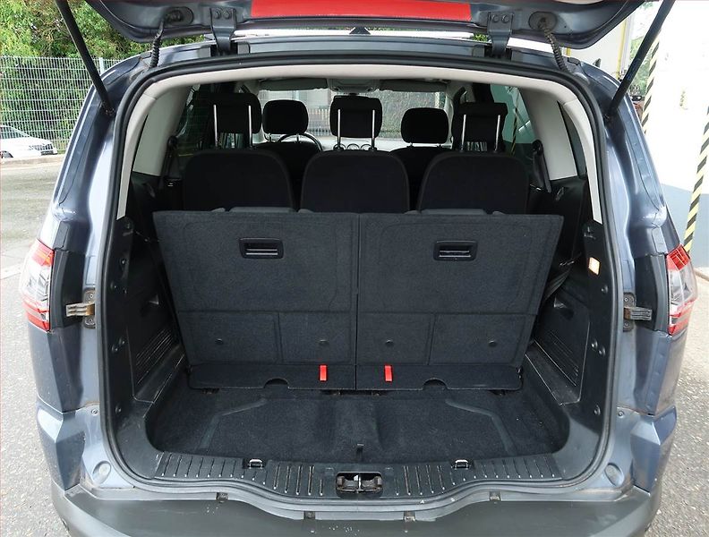 Ford S-MAX (2012) 2.0 TDCi, 7 míst, Navi - fotka 19 z 21