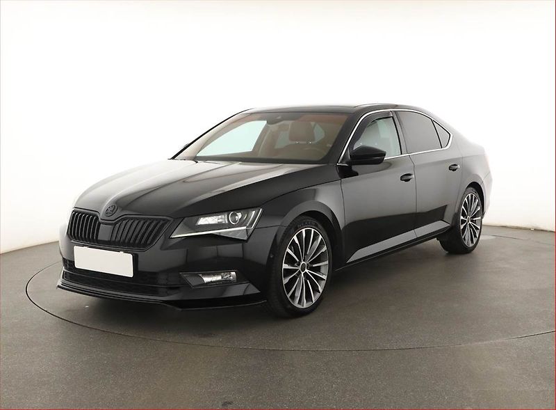 Škoda Superb (2015) Laurin&Klement 2.0 TDI - fotka 2 z 19