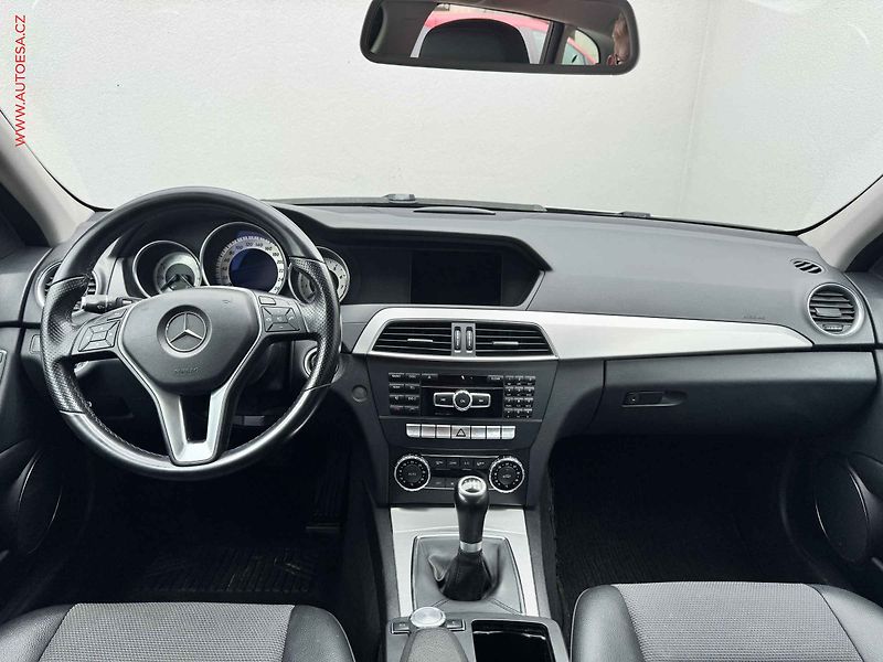 Mercedes-Benz Třídy C (2013) 1.8CGi C200, Avantgarde - fotka 8 z 16