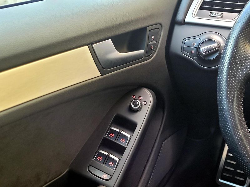 Audi A5 2,0 TFSi S-LINE,SERV.KN.ROZVOD - fotka 48 z 52