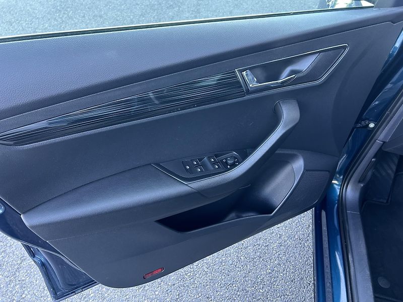 Škoda Karoq Style 1.5 TSI /110kW 7st.aut.D - fotka 9 z 26