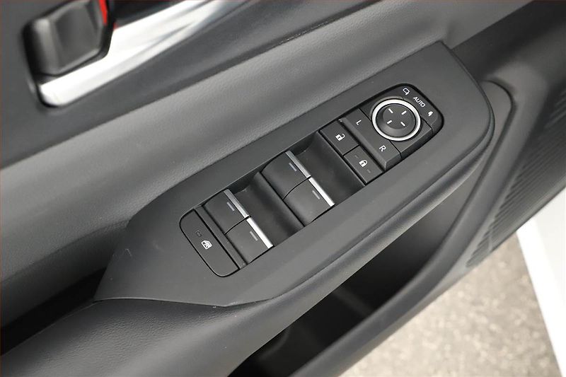 Toyota Prius (2024) 2.0 Plug-in Hybrid - fotka 9 z 21