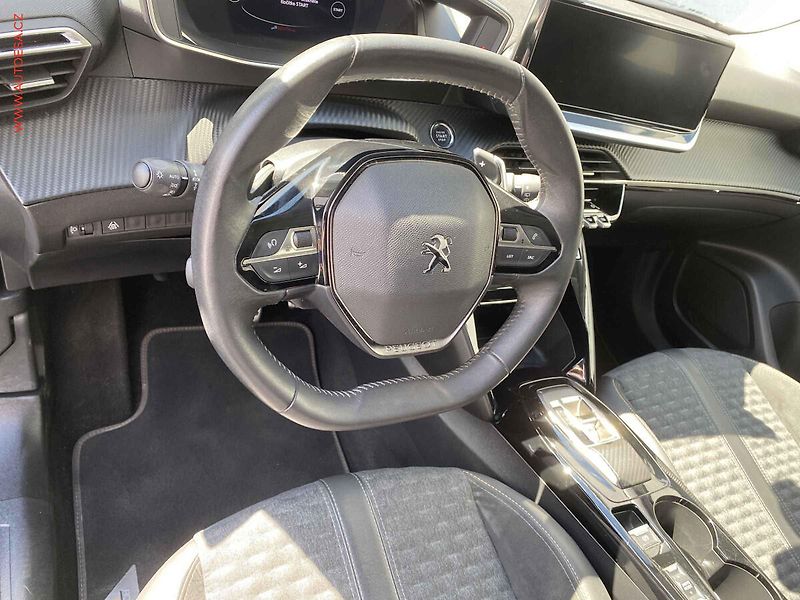 Peugeot 2008 (2022) 1.2 PT, Road Trip, AT, kamera - fotka 12 z 19