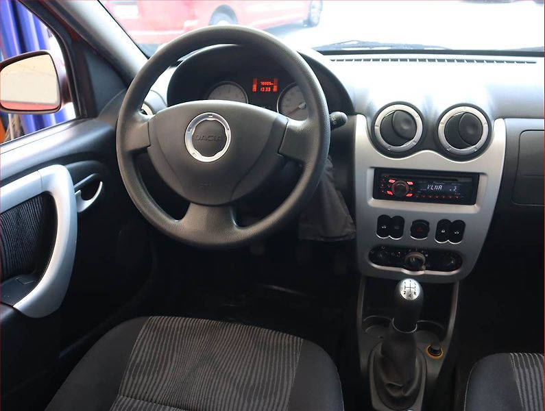 Dacia Sandero (2011) 1.2 16V - fotka 7 z 14
