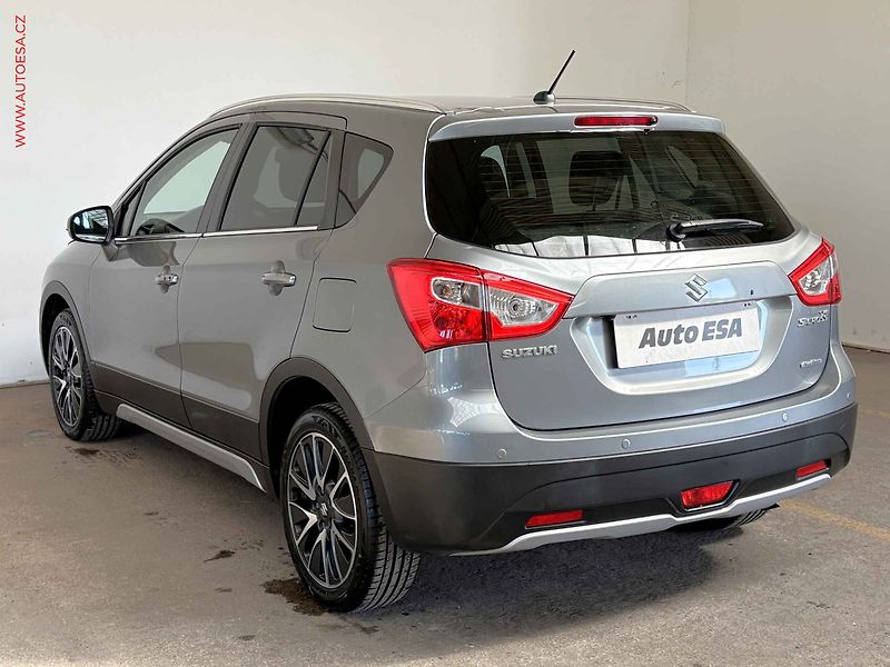 Suzuki S-Cross (2016) 1.6 VVTi, Elegance - fotka 6 z 17
