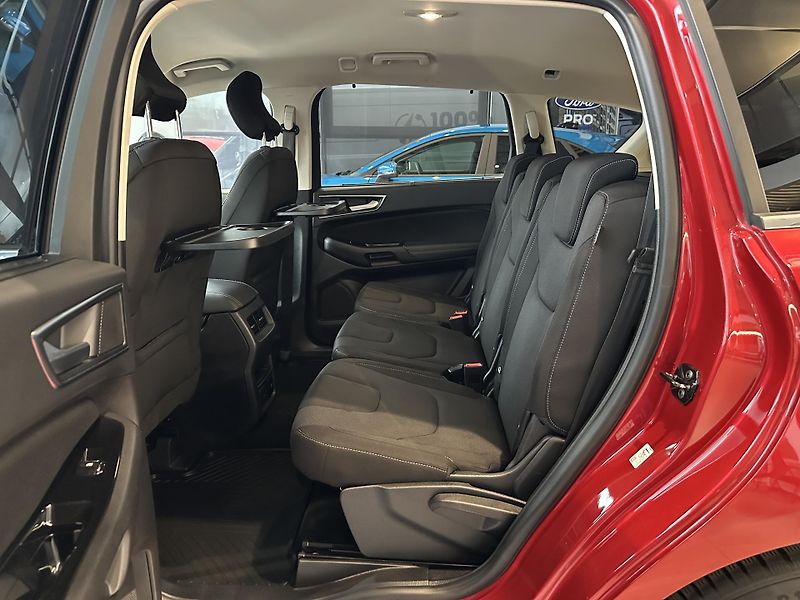 Ford S-MAX Titanium 2.0 EcoBlue 150k man. - fotka 12 z 36