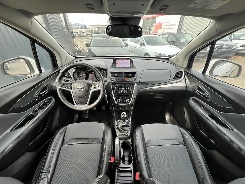 Opel Mokka 1.4T COSMO 4x4 NAVI KAMERA - fotka 19 z 44