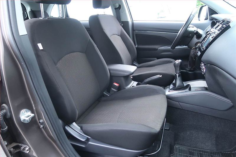 Mitsubishi ASX (2018) Invite 1.6 MIVEC, Serv.kniha - fotka 9 z 20