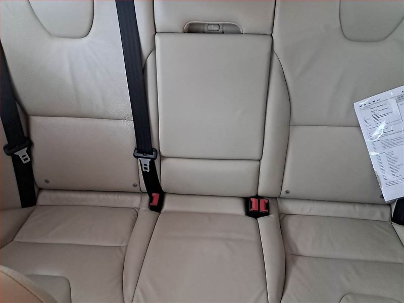 Volvo XC60 (2011) D3, 4X4, Serv.kniha, Kůže - fotka 10 z 21