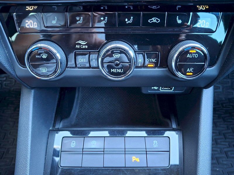 Škoda Octavia (2018) Combi Style Plus 4x4 2,0TDi 11 - fotka 24 z 32
