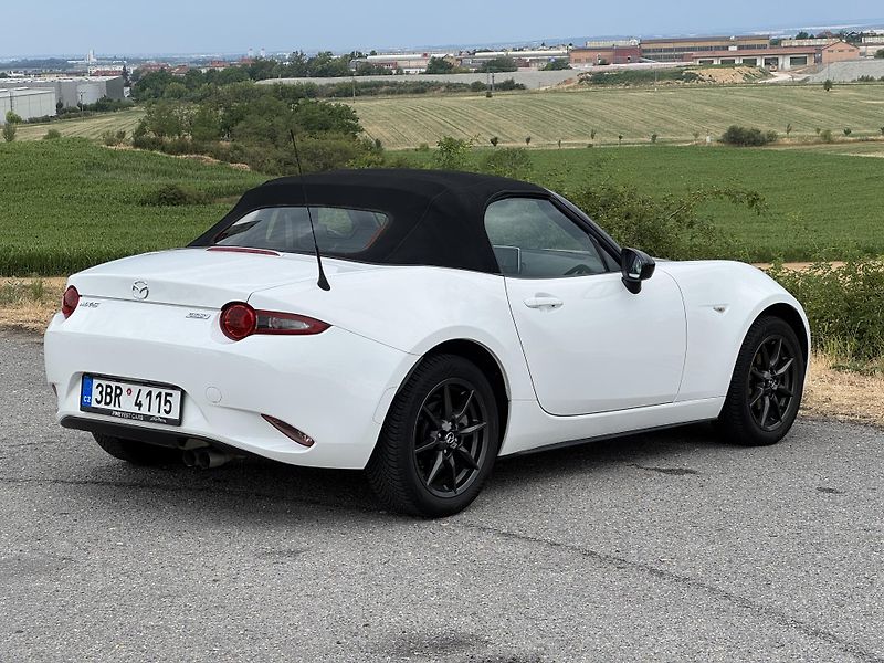 Mazda MX-5 1.5 96 kW Soft top CarPlay - fotka 26 z 28