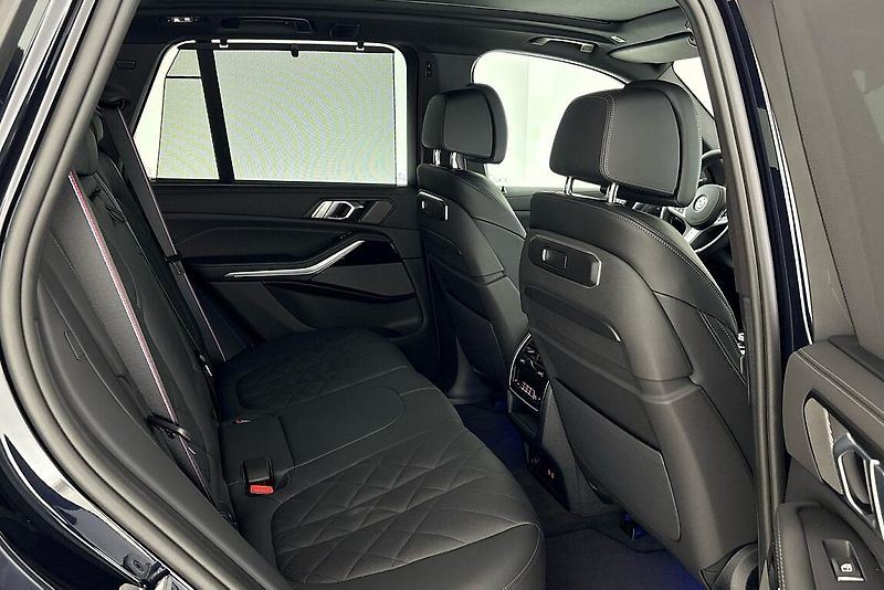 BMW X5 xDrive30d - fotka 12 z 30