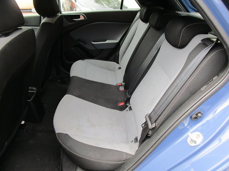 Hyundai i20 1,2-55KW-KOUPEN V ČR+NOVÁ STK - fotka 8 z 13
