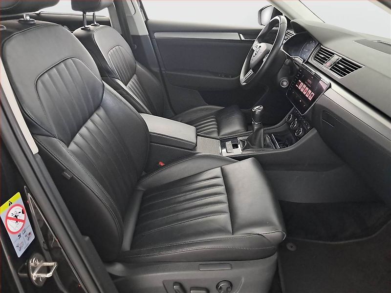 Škoda Superb (2019) Style 1.5 TSI, Kůže, Navi - fotka 9 z 16