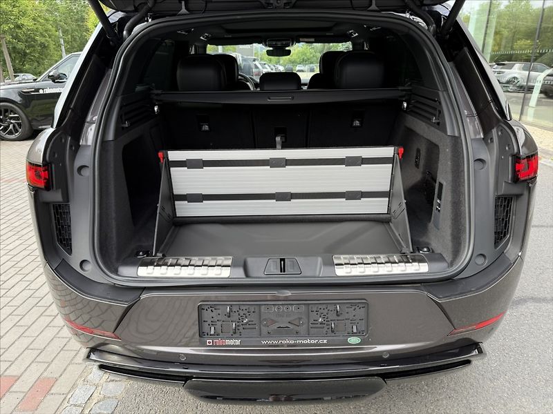 Land Rover Range Rover Sport (2026) 3,0 DYNAMIC SE D250 - fotka 23 z 24
