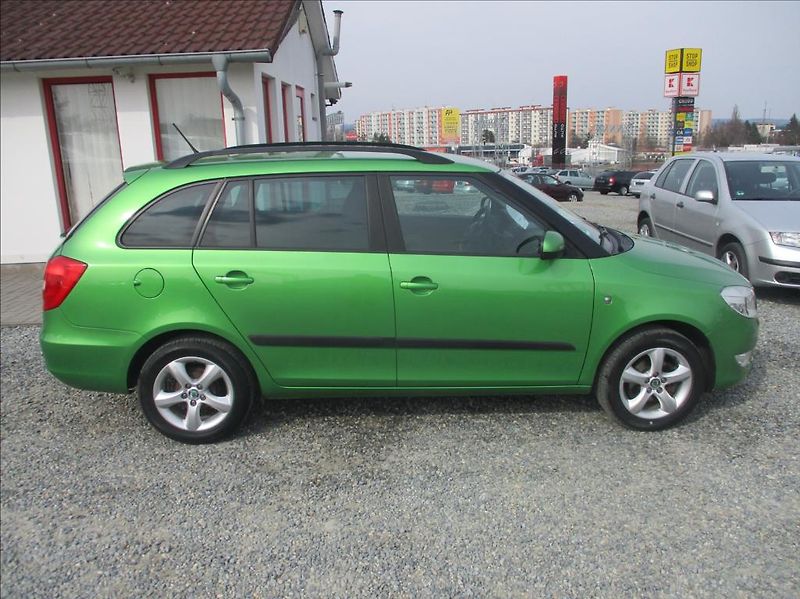 Škoda Fabia 1,2 TSI, klimatizace, serviska - fotka 5 z 33