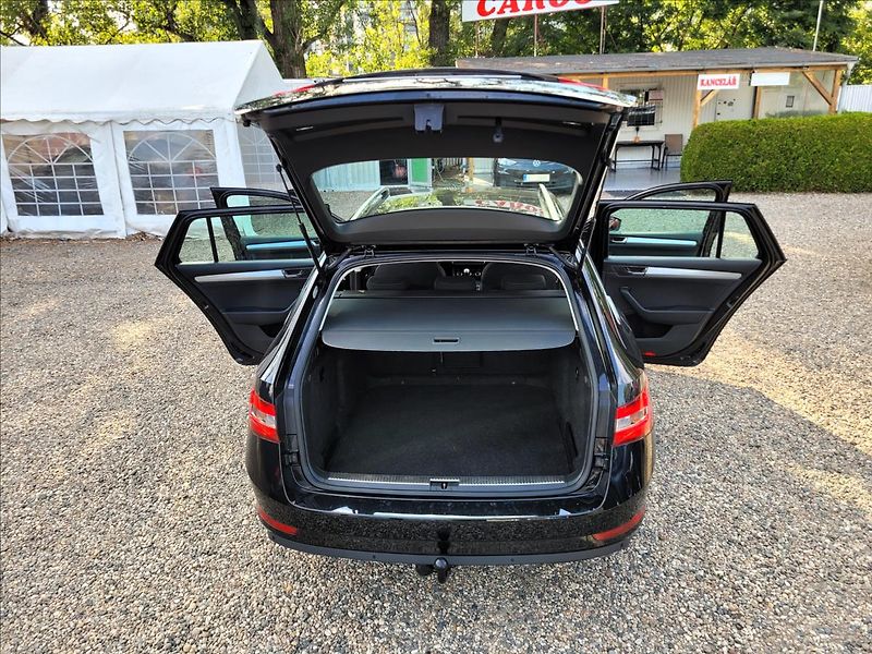 Škoda Superb 1,5 zálohováno - fotka 40 z 50