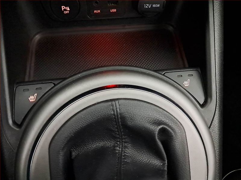Kia Sportage (2015) 2.0 CRDi, 4X4, Xenony - fotka 18 z 19