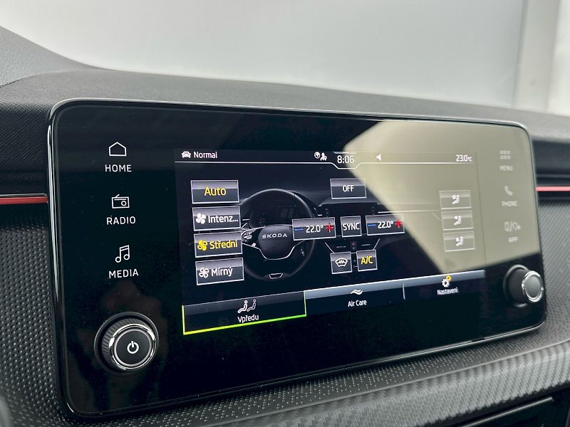 Škoda Scala (2025) DSG 1.5TSI 110kW Monte Carlo - fotka 17 z 32