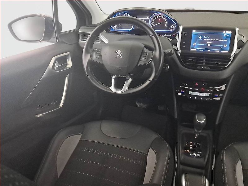Peugeot 2008 (2018) 1.2 PureTech, Automat - fotka 7 z 19