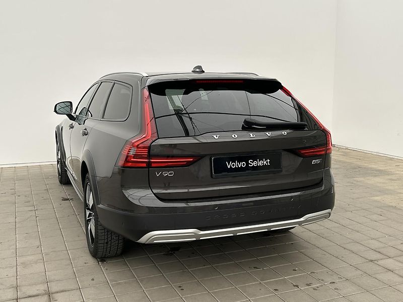 Volvo V90 2.0  B5 4x4 Cross Country Plus - fotka 7 z 30