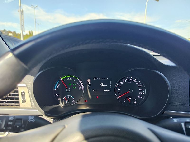 Kia Optima 2.0 GDI/151kW Premium PHEV DCT - fotka 18 z 43