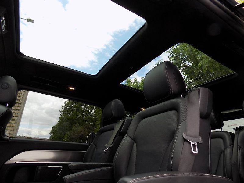 Mercedes-Benz Třídy V (2021) 300d/4Matic/Long/AMG/AirMatic/ - fotka 14 z 49