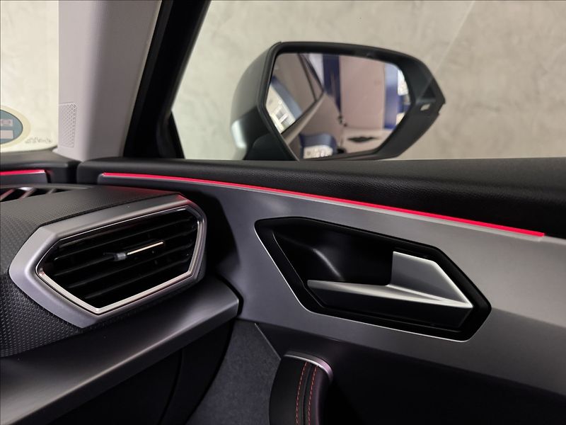 Seat Leon 1,4 TSi  e-Hybrid FR Line LED - fotka 48 z 50