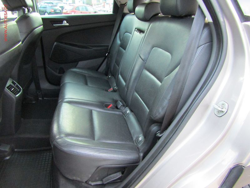 Hyundai Tucson (2015) 2.0 CRDi 4WD, Premium, panor - fotka 10 z 22