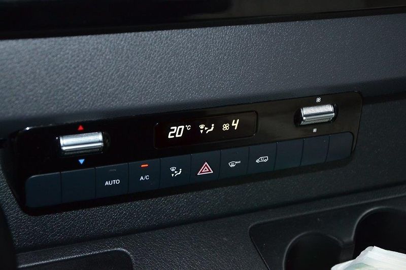 Mercedes-Benz Sprinter Sprinter 319  Camper V6 4x4 - fotka 18 z 86
