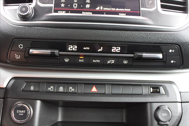 Citroën SpaceTourer 2,0 HDi  SHINE,DPH,A/T,8.MÍST - fotka 15 z 38