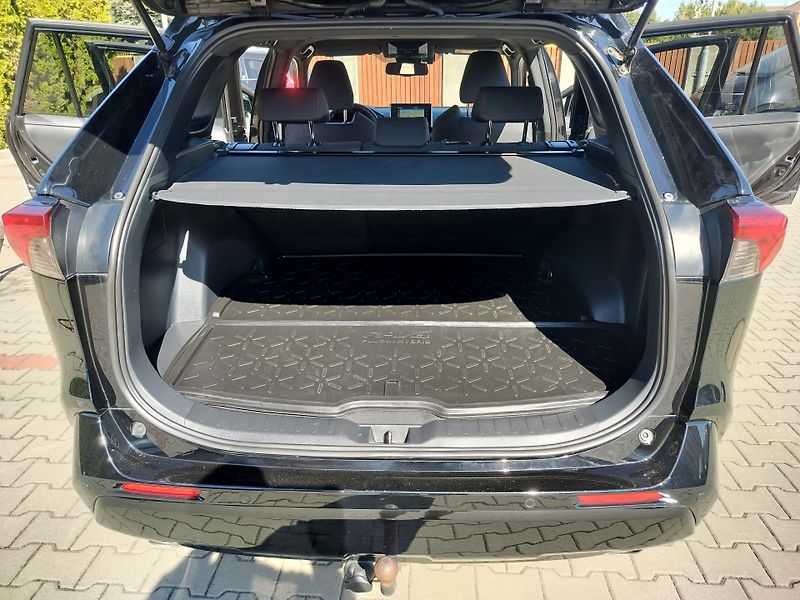 Toyota RAV4 2.5 4x4, plug in hybrid - fotka 25 z 29