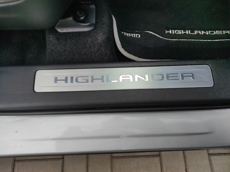 Toyota Highlander 2.5e-CVT HEV 7míst, AWD - fotka 9 z 59