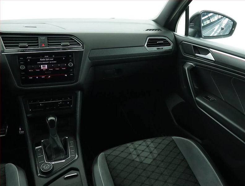 Volkswagen Tiguan Allspace (2022) R-Line 2.0 TDI - fotka 8 z 15