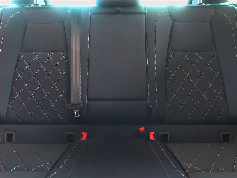 Škoda Karoq (2025) 1.5 TSI, Sportline, Navigace - fotka 10 z 16