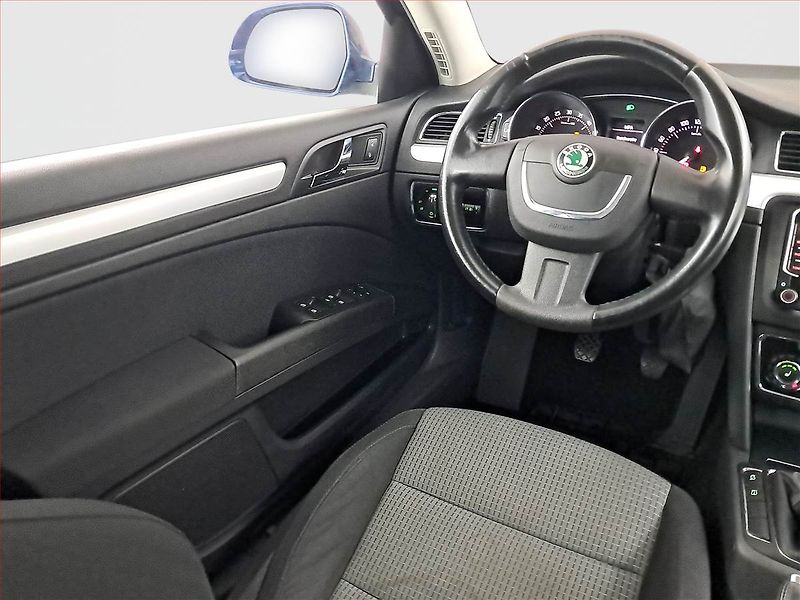 Škoda Superb (2010) 2.0 TDI, Tempomat - fotka 7 z 17