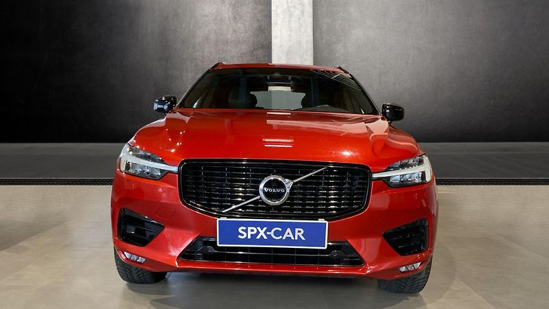 Volvo XC60 R-DESIGN, B4 AWD, 145+10 kW / - fotka 2 z 30
