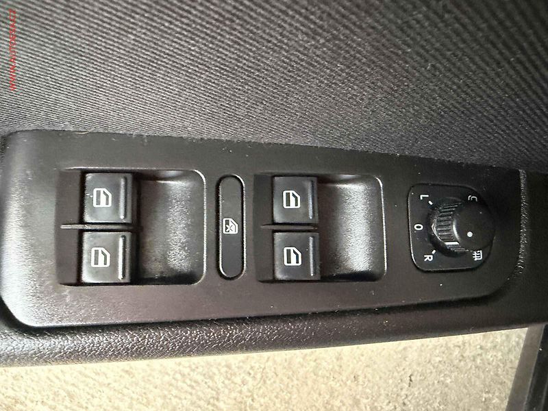 Škoda Yeti (2015) 2.0 TDi, 2.maj,ČR, AMB, TZ - fotka 17 z 18