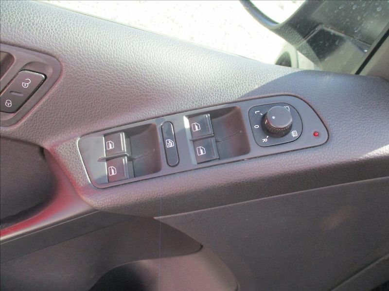 Volkswagen Tiguan 1,4 TSi, aut klima,serv.kn. - fotka 19 z 31