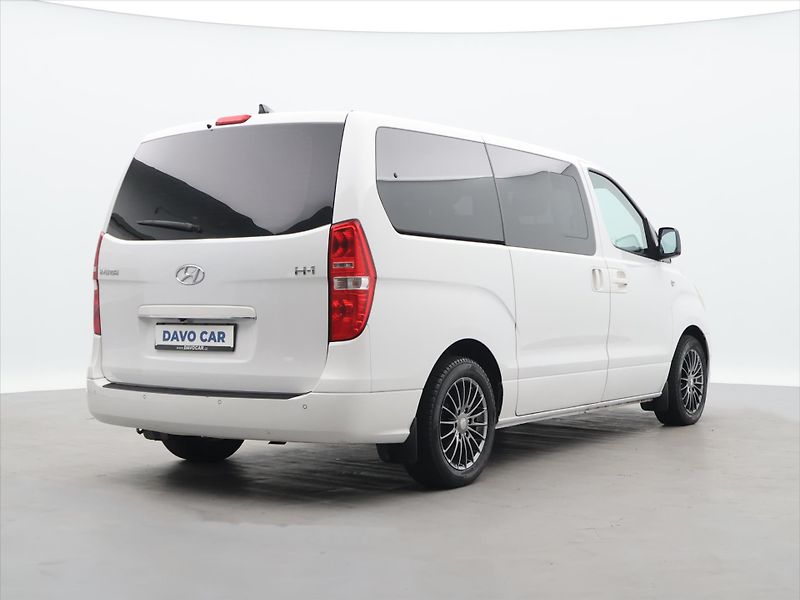 Hyundai H 1 Starex 2,5 CRDi 125kW Automat - fotka 7 z 32