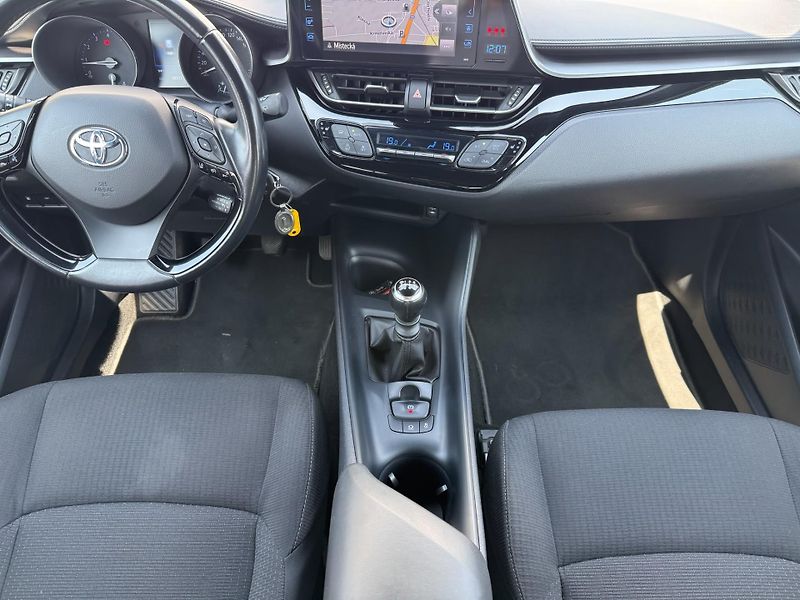 Toyota C-HR 1.2 Turbo Active Navi - fotka 23 z 28
