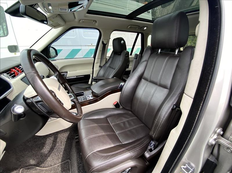 Land Rover Range Rover 4,4 SDV8 Vogue Auto NEPOJÍZDNÉ - fotka 35 z 43