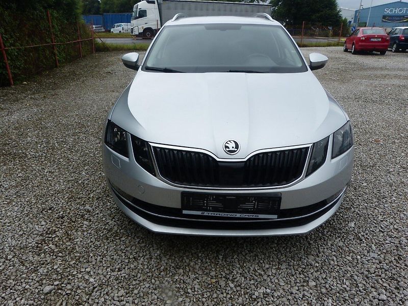 Škoda Octavia 2.0 TDI DSG - fotka 2 z 19