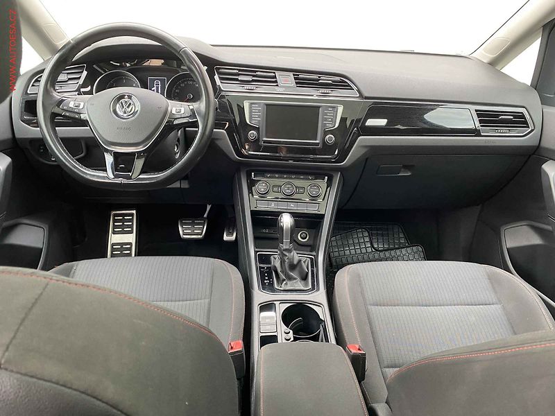 Volkswagen Touran (2017) 2.0 TDi, Sound, DSG, LED - fotka 8 z 18