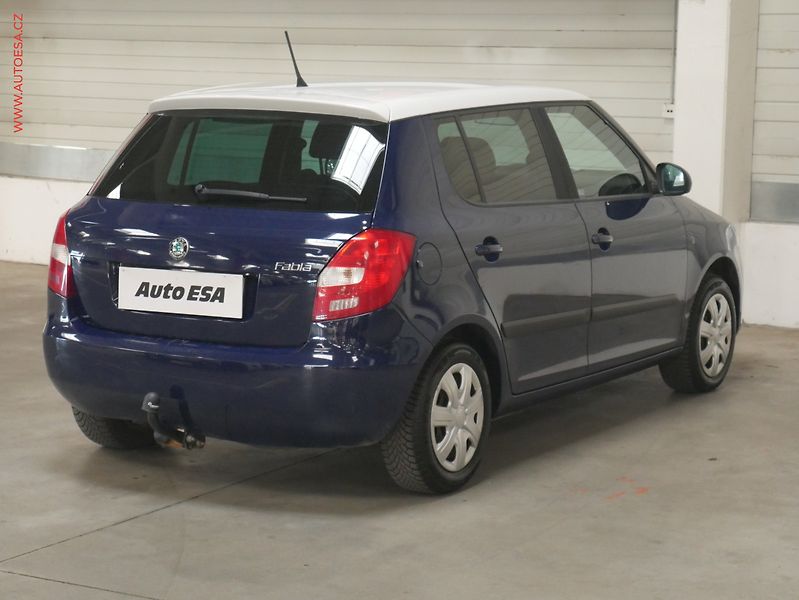 Škoda Fabia (2012) 1.6TDi, ČR, Ambiente, AC, TZ - fotka 4 z 13