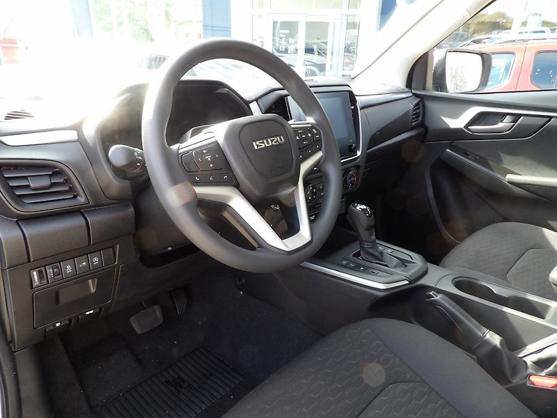 Isuzu D-Max (2026) SpaceCab LS 2.2L 163K 8st. A/T - fotka 16 z 36