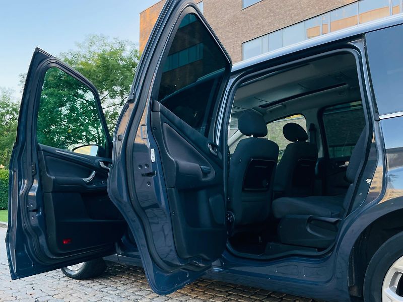 Ford Galaxy 2.0TDCi MAN 7MÍST KAMERA TAŽNÉ - fotka 20 z 45
