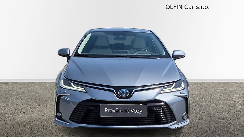Toyota Corolla Executive 1.8 Hybrid - fotka 4 z 25