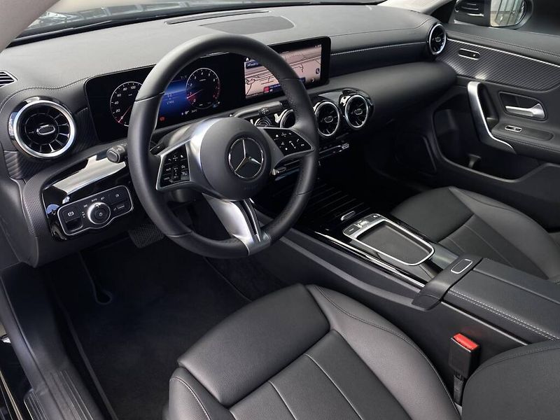 Mercedes-Benz CLA (2025) 200 - fotka 9 z 25